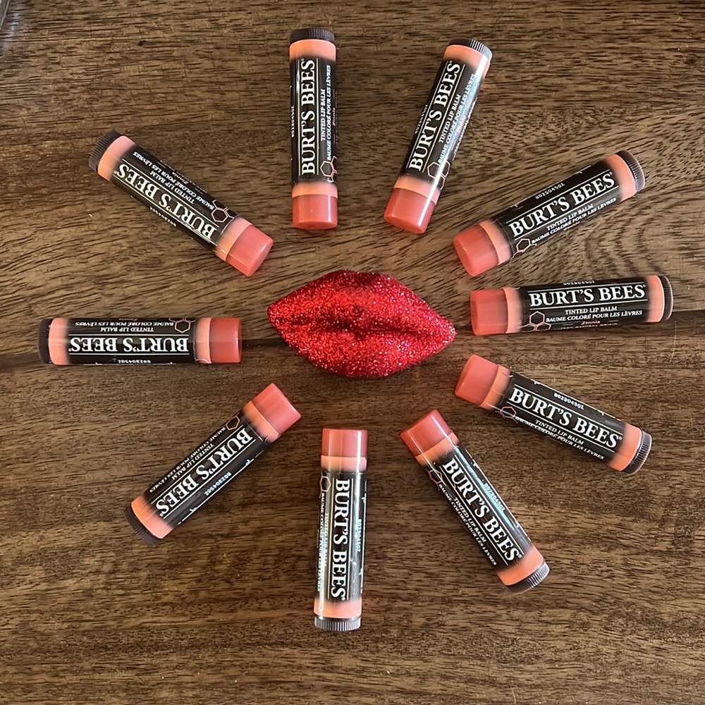 10 Zinnia Burt’s Bees 🐝 lip balm (perfect for gift giving!) NEW Galentines 💖
